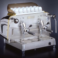 macchinan-caffe-espresso-faema-e61-legend